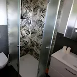 Haus Enzian בית הארחה נידראו