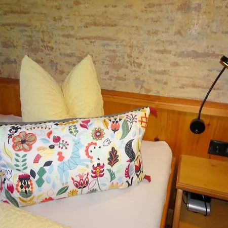 Haus Enzian Casa de hóspedes Niederau