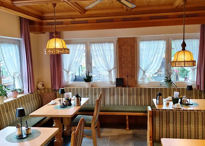 Haus Enzian بيت ضيافة 3*